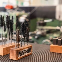 Werkzeuge und Maschinen - MADmotors GmbH